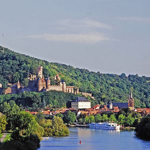 Aschaffenburg_Johannisburg_AdobeStock_174972412©anatoliil