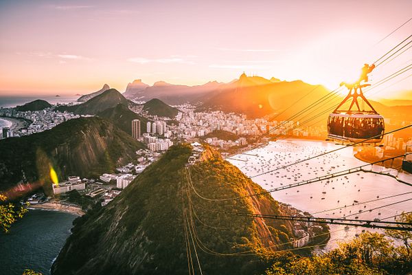 Q:\Destinationen\Brasilien\Rio de Janeiro\Rio_Seilbahn_Zuckerhut_AdobeStock_355049945 © Antonio Salaverry.jpeg