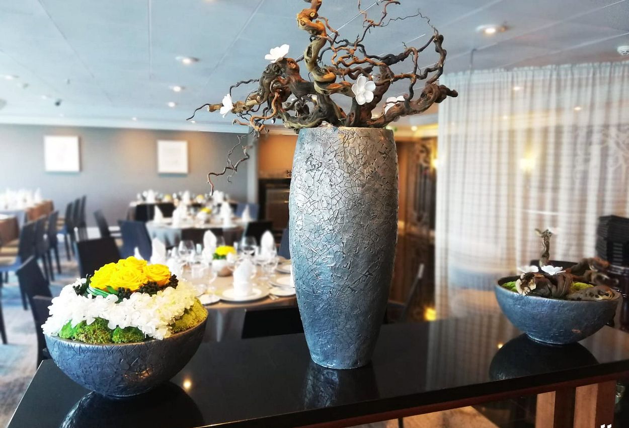 Edle Materialien und feinstes Porzellan