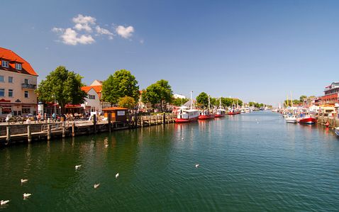 <i> Mein Schiff <sup>®</sup> </i> ab  Kiel oder Warnemünde
