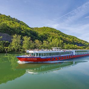 Bijou Du Rhone Aussen.2 jpg