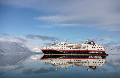 hurtigruten expeditions