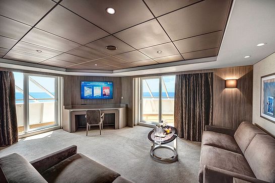 MSC Meraviglia - MSC Cruises - MSC Yacht Club Royal Suite (YC3)