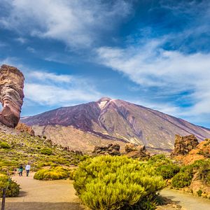 Pico del Teide mit Roque Cinchado-Felsen, Teneriffa, Kanarische Inseln, Spanien
