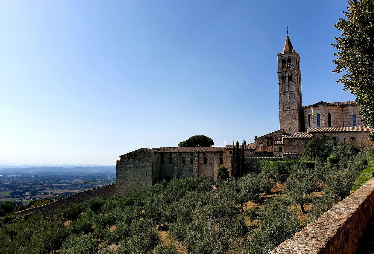 Die Basilika Santa Chiara in Assisi