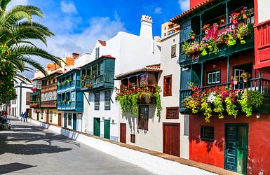 Q:\Destinationen\Spanien\Kanaren\La Palma\Santa Cruz\Santa Cruz_AdobeStock_255189589 © Freesurf_abo.jpeg