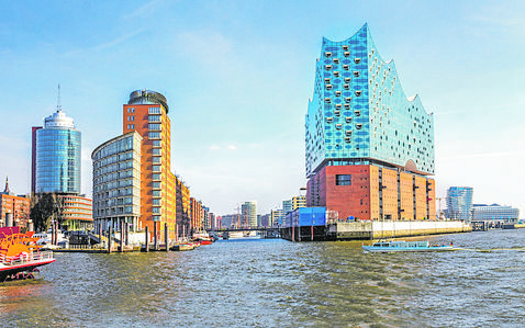 <i> Mein Schiff <sup>®</sup> </i> ab Hamburg