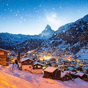 Glacier Express im Winter Schweiz