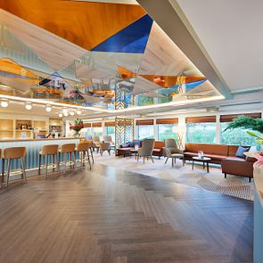 Antonia Phoenix Panorama Lounge