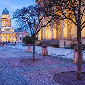 Zwinger Palace in Dresden winter night_AdobeStock_107822383  ©river34