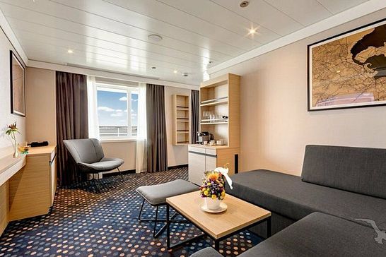 MS Amera - Phoenix Seereisen - 2-Bett-Suite mit Balkon Lidodeck (buchb. 2-3 Pers.) *GOLD* (U3)