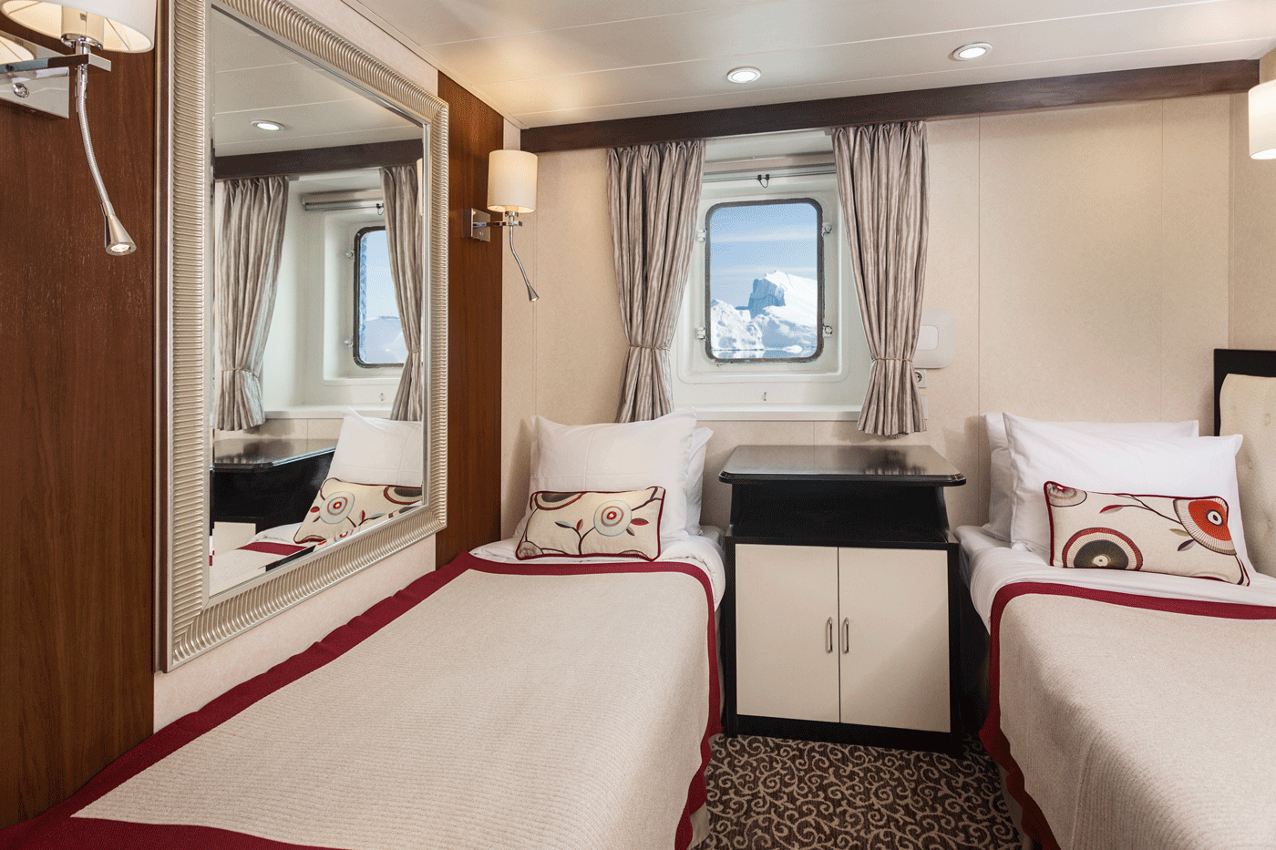 OCEAN ATLANTIC - Ohne Reederei - Kat. C2/C1 | 2-Bett Außenkabine mit Fenster