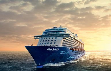 <i> mein schiff <sup>®</sup> </i>