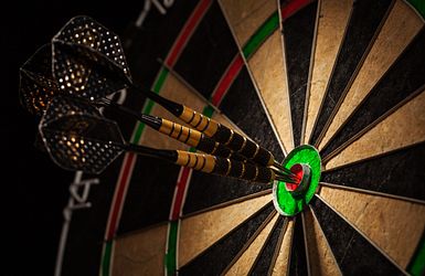 Darts im Bullseye