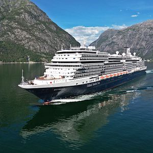 MS Rotterdam von außen