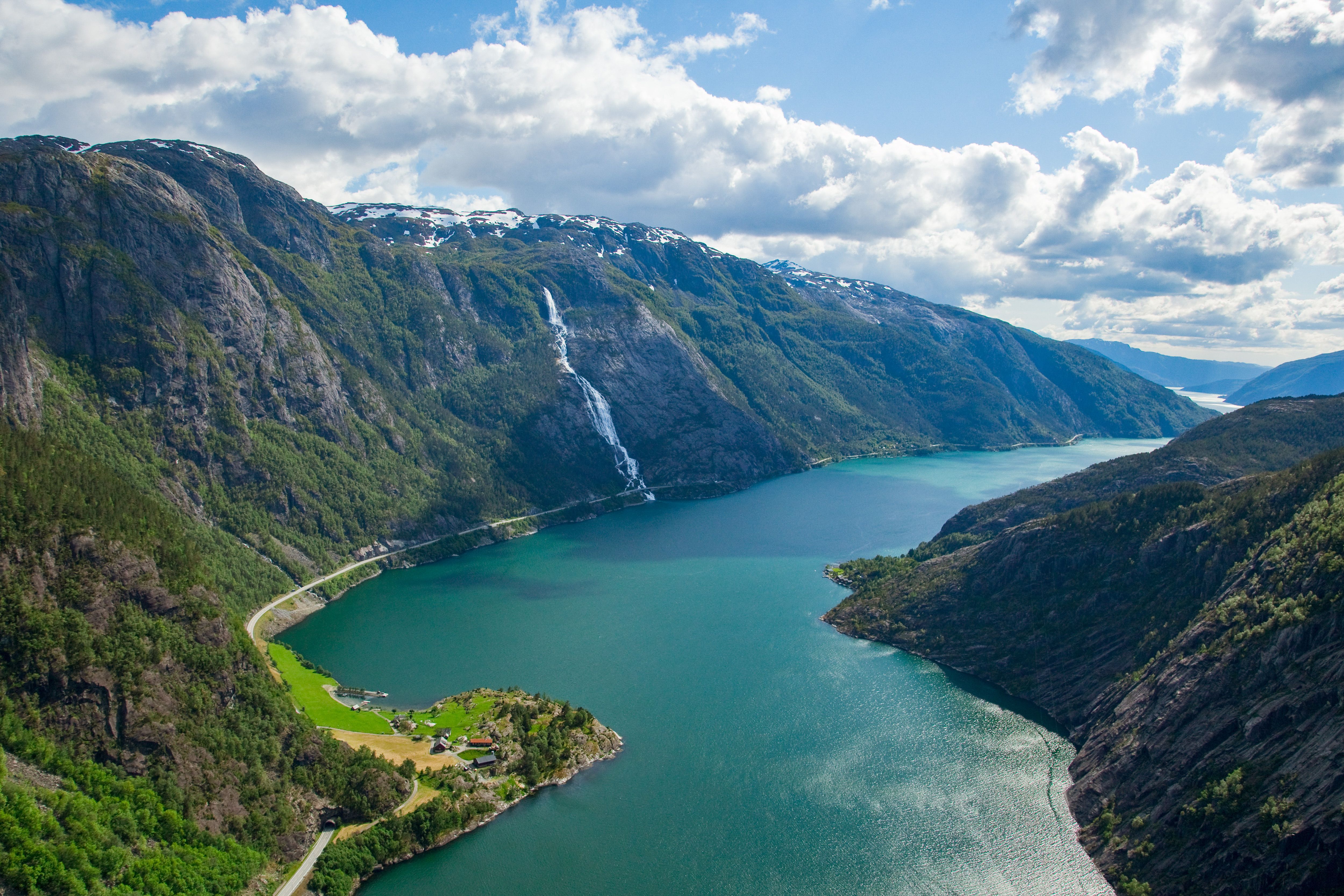 Q:\Destinationen\Norwegen\Fjorde_divers\Akrafjord_AdobeStock_475225306©Wirestock_abo.jpeg