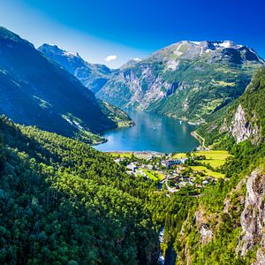 Fjord_AdobeStock_77604535
