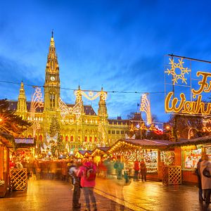 Christkindlsmarkt Wien AdobeStock_71245007©sborisov
