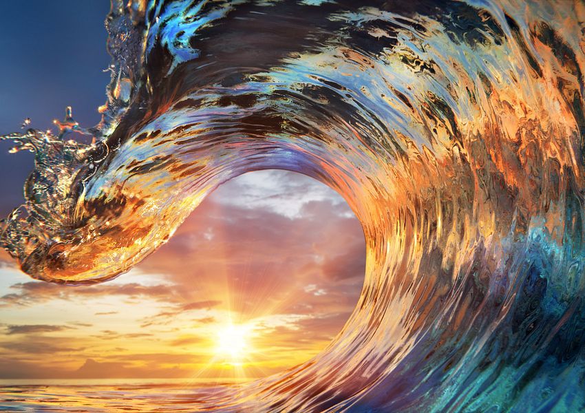 Eine Welle bei Sonnenuntergang