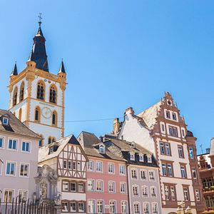Moseltal_Herbst_AdobeStock_169475688 © EKH-Pictures