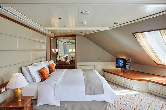 Silver Whisper - Silversea - Royal 2 Suite (R2)