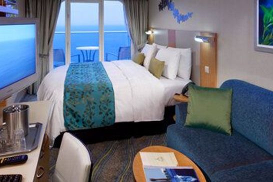 Harmony of the Seas - Royal Caribbean International - Kabine mit Balkon und Blick auf den Boardwalk (1I)