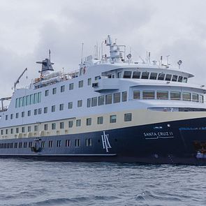 MS Santa Cruz II Hurtigruten Expeditions