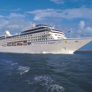 Oceania Cruises MS Insignia Außenansicht