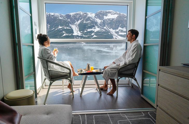 Impressionen zu Celebrity - Celebrity Edge - Alaska Dawes Gletscher Kreuzfahrt