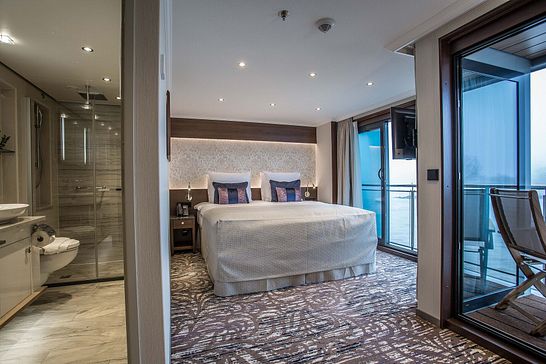 EMILY BRONTÉ - Ohne Reederei - Deluxe-Suite Balkon