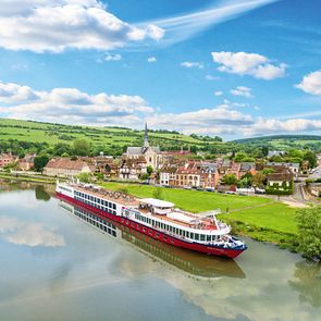Seine Comtesse nicko Cruises