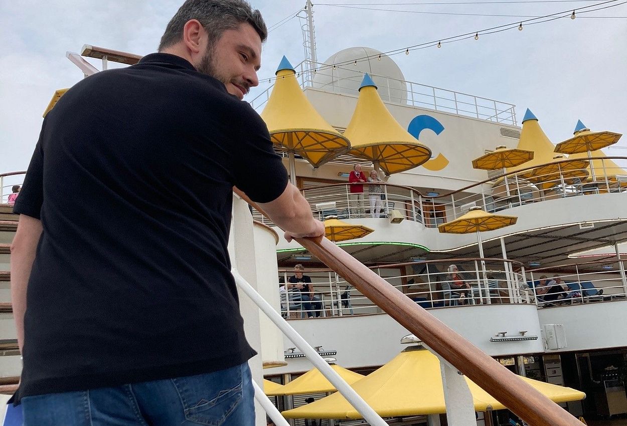 Unser Kollege Pascal an Bord der Costa Favolosa