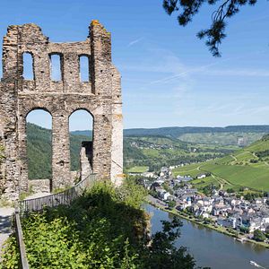 Burg bei Traben Trarbach_AdobeStock_62900363_©Kruwt_abo_web