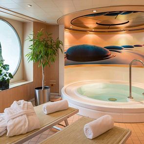 MS MAXIMA - Nicko Cruises - MS MAXIMA