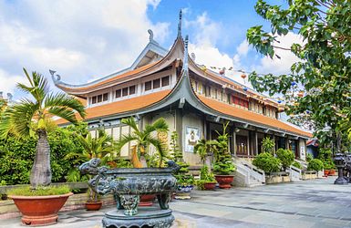 Gebäude im traditionellen vietnamesischen Architekturstil, Ho Chi Minh Stadt