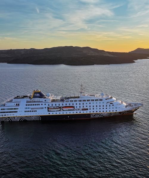 MS Hamburg von außen