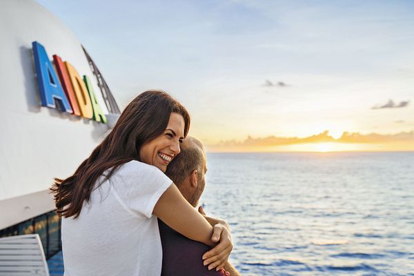 Paar auf AIDA Schiff