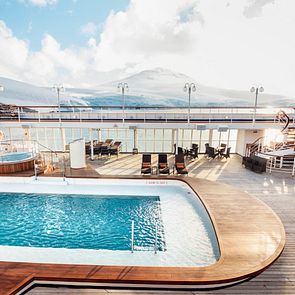 Silver Cloud_Sport und Wellness_Pooldeck_©Silversea Cruises Ltd.