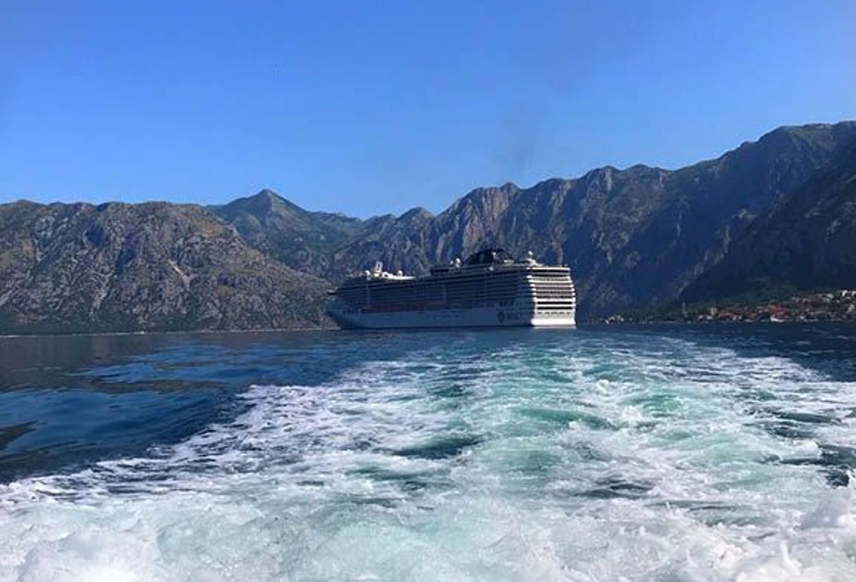 MSC FANTASIA - Tendern vor Kotor