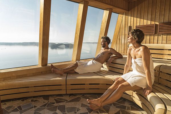 Entspannung in der Sauna mit Meerblick