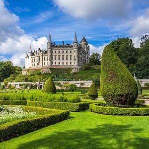 Dunrobin Castle_nördlich_von_Invergordon_AdobeStock_199850199©Francesco Bonino_mio
