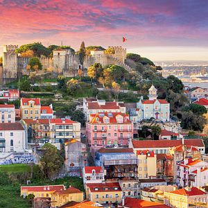 Skyline mit Sao Jorge Lissabon