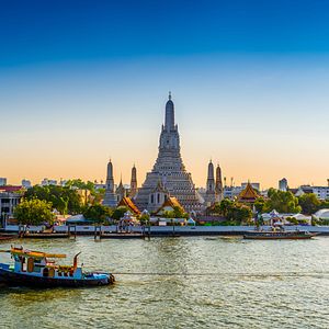 Wat Arun Tempel am Chao Praya Bangkok Thailand