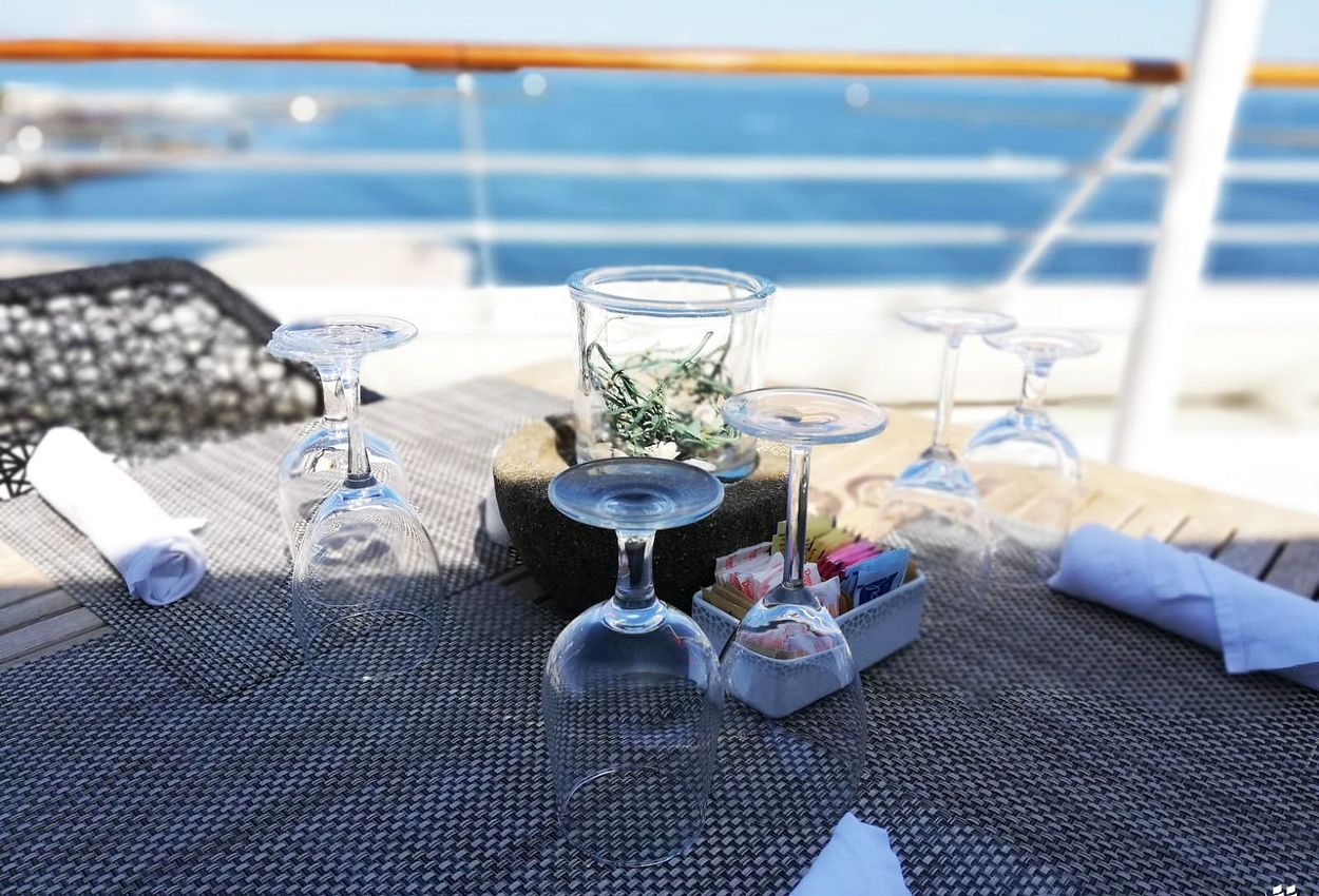 Azamara Journey An Deck