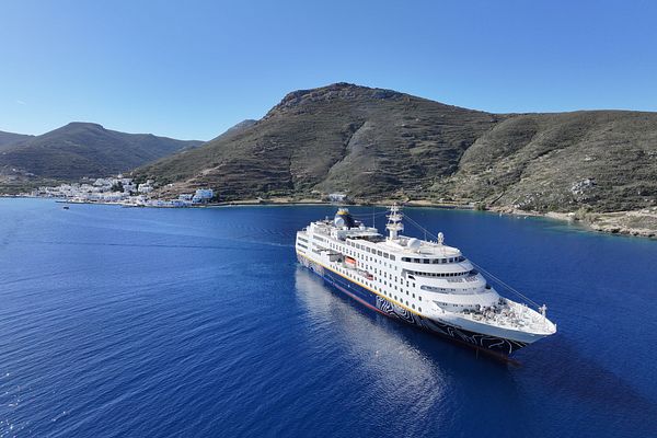 MS Hamburg in Griechenland
