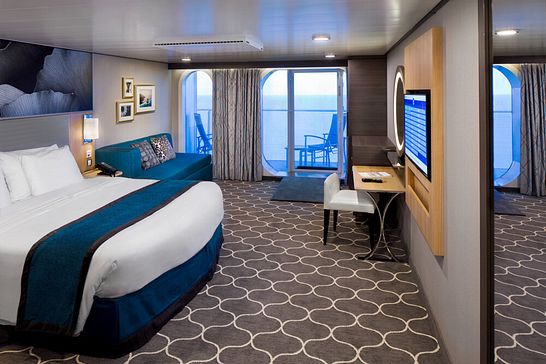 Symphony of the Seas - Royal Caribbean International - Kabine mit Balkon, Verbindungstür und Blick auf das Meer (CB)
