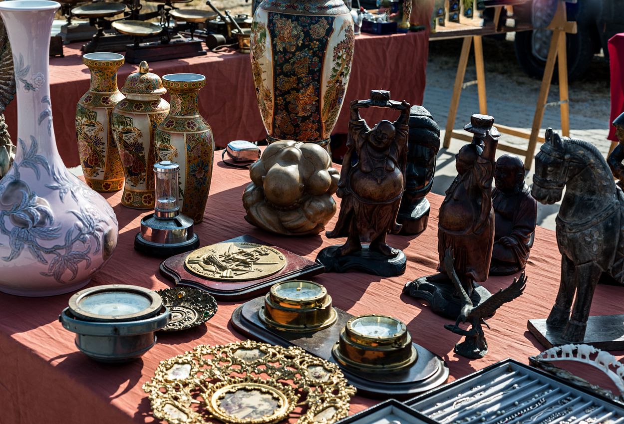 Antiquitäten auf einem Basar