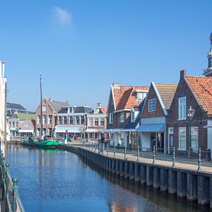 Elegant Lady Schiff neu