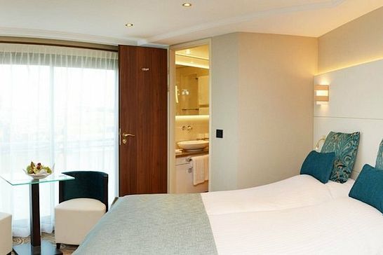 MS Anesha - Phoenix Flusskreuzfahrten - Zweibett Suite außen mit frz. Balkon Oriondeck (G)