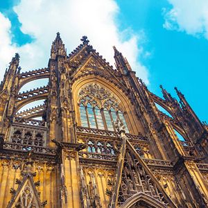 MOSEL FLUSSTAL WEINBERGE